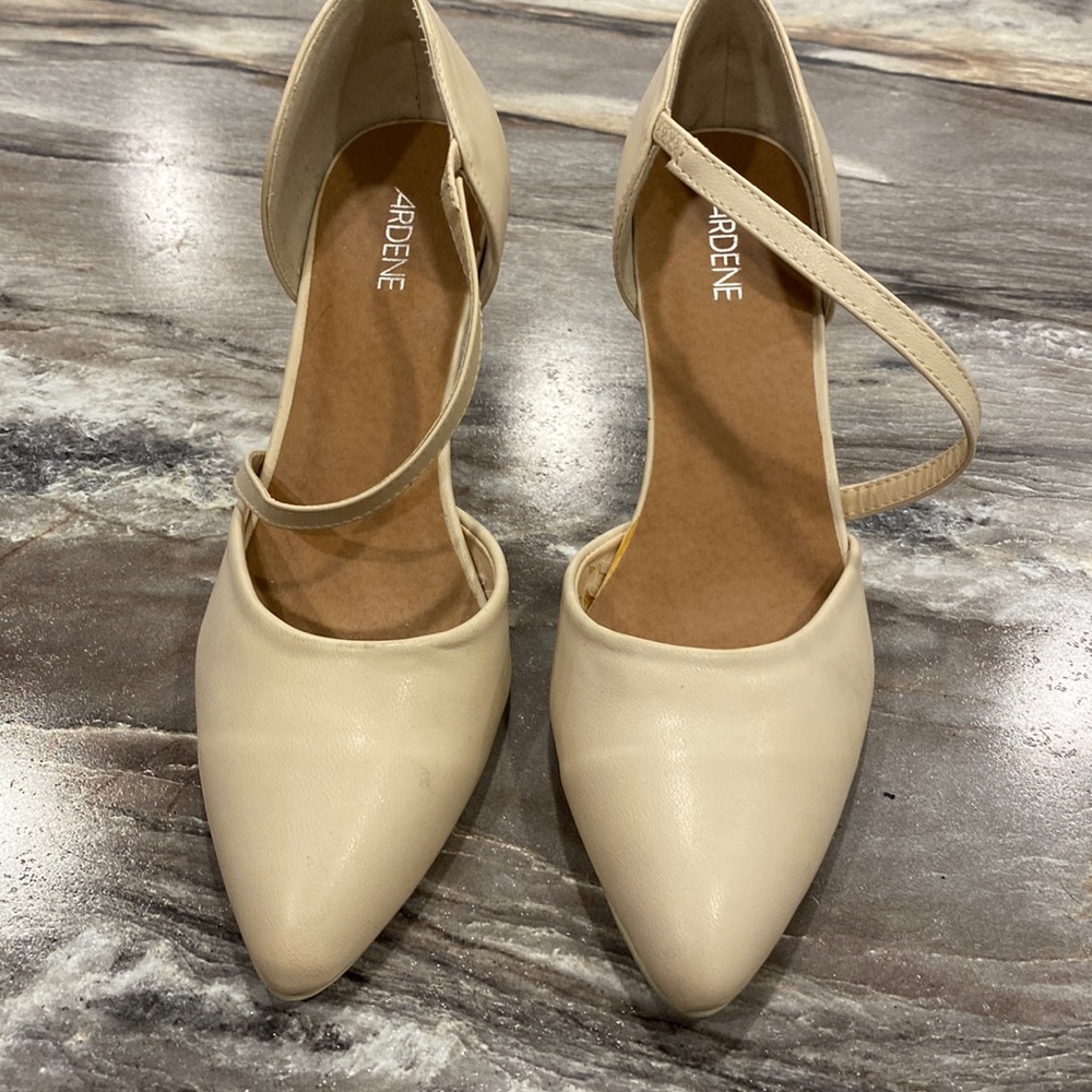 Nude Pump - Picture 2 of 7